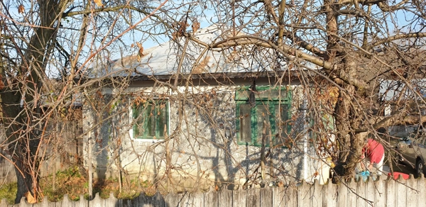 Casa cu 1035 m2 teren in Sat Fumureni, Jud. Valcea