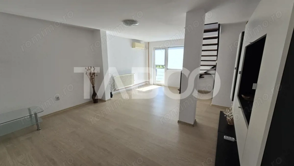 Apartament de vanzare 3 camere luminoase si balcon in zona Tilisca — fotografia 3