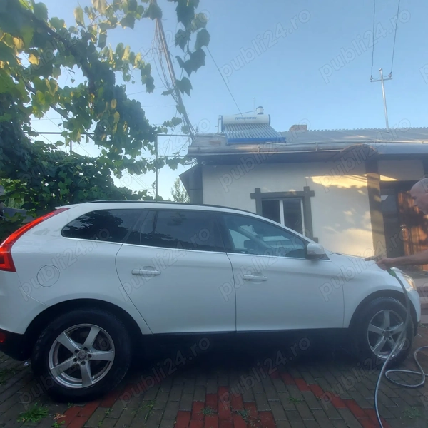 VOLVO XC60 2010 — imagine 5