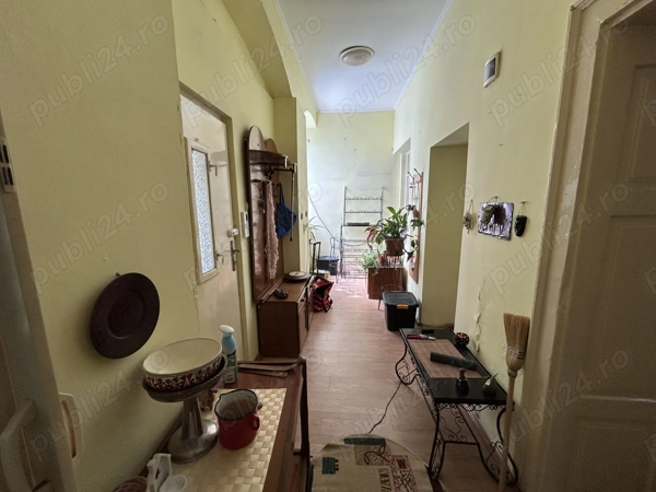 Vand apart.2 camere central,parter inalt, str.Cozia,langa biserica Evrei si scoala gen.,st.114 mp — fotografia 3