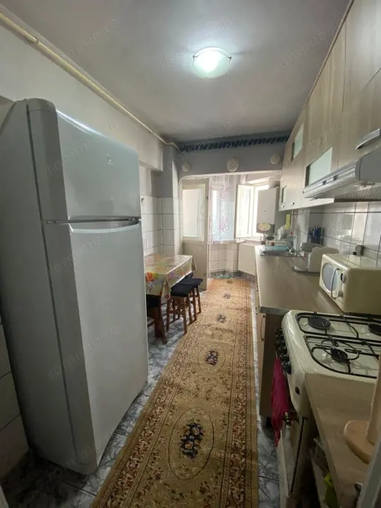 Apartament decomandat 2 camere, 48 mp + balcon, etaj 6/8, zona Traian — fotografia 3