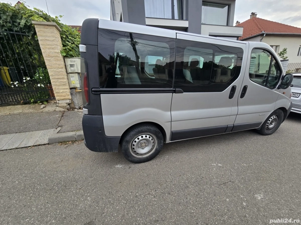 RENAULT Trafic 2005 — imagine 2