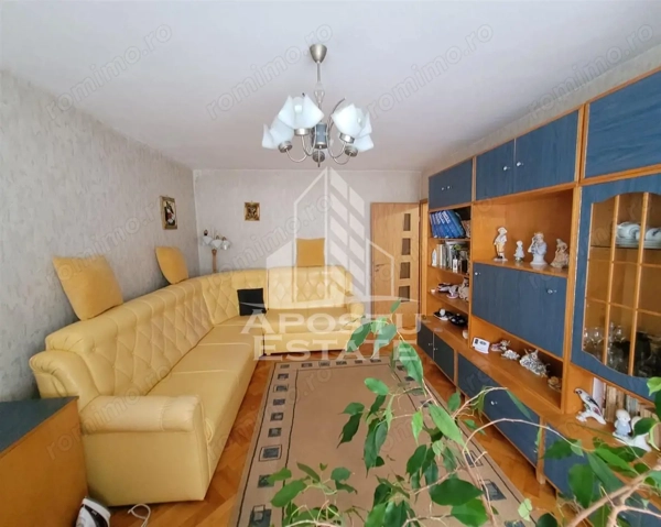 Apartament de vanzare cu 3 camere,etaj intermediar, Aradului,Timisoara — fotografia 1