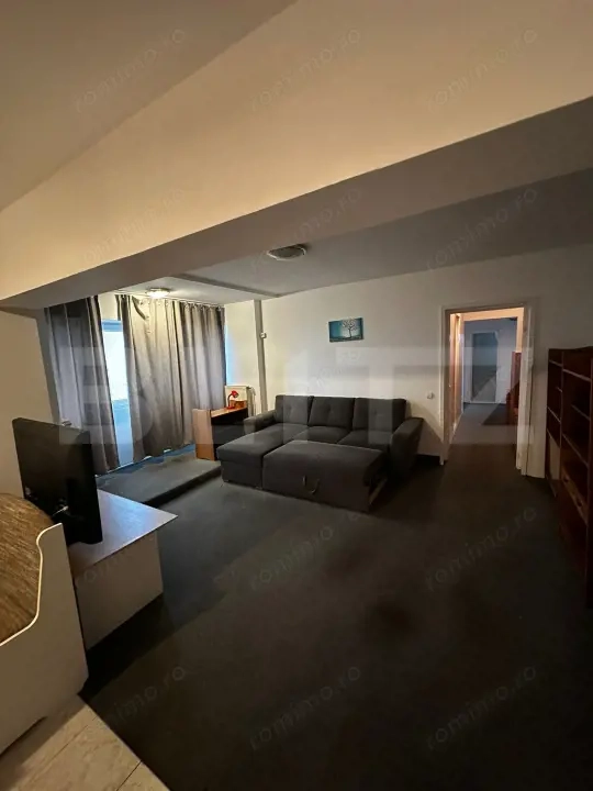 Apartament cu 4 camere, 82 mp, cu garaj si loc de parcare, Micro 15 — fotografia 1