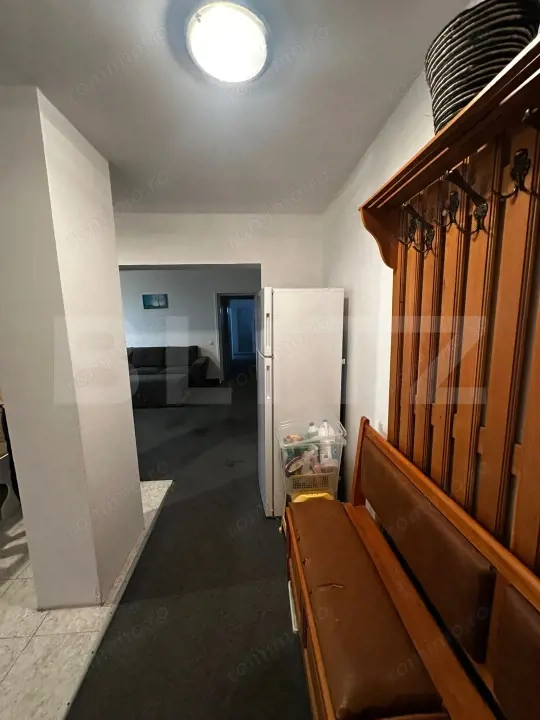 Apartament cu 4 camere, 82 mp, cu garaj si loc de parcare, Micro 15 — fotografia 3
