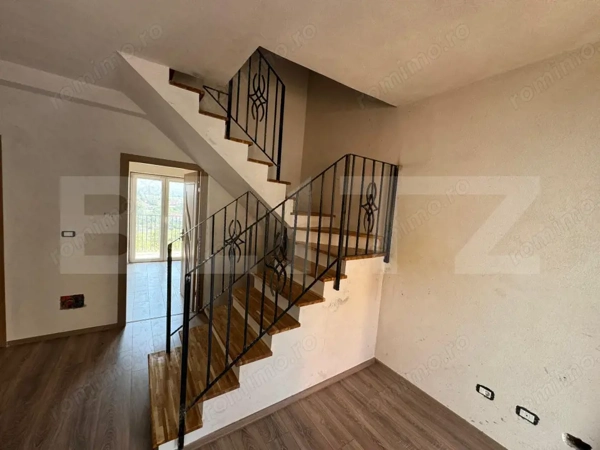 Apartament 3 camere, 80 mp, curte si garaj, Micro — fotografia 3