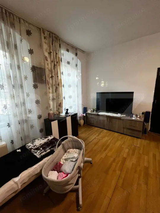 Apartament spațios la casă, 4 camere, ultracentral — fotografia 3