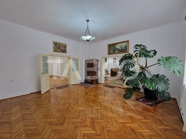 Apartament central 4 camere spatiu comercial garaj si pivnita Sibiu — fotografia 1