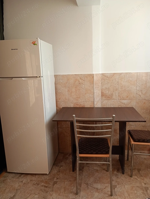Închiriez garsonieră — fotografia 1