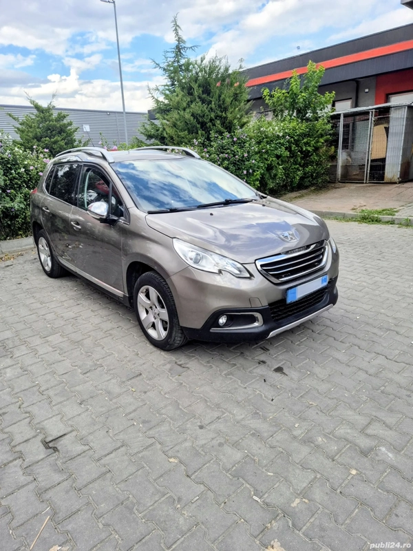 peugeot 2008 1,6 benzina 120 cai, pachet crom exterior interior, roți vară + iarnă