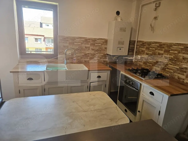 Apartament 3 camere spațios, cu pod amenajabil și parcare dublă — fotografia 1