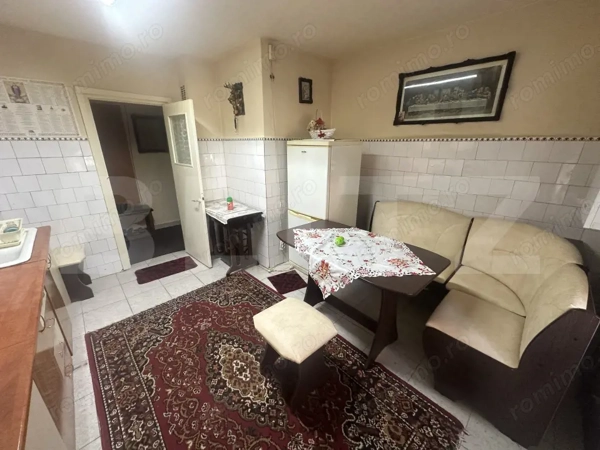 Apartament decomandat cu 3 camere, 78 mp, zona Carpati 2 — fotografia 3
