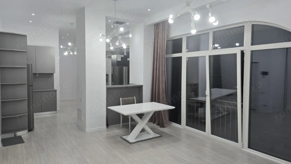 Inchiriez apartament 2 camere in Deva, zona ultracentrala, etaj 1 — fotografia 3