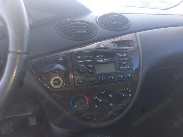 FORD Focus 1999 — imagine 9