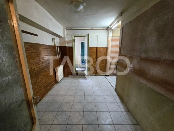 Apartament decomandat 4 camere 4 balcoane 2 bai etaj 1 Central Sibiu — fotografia 3