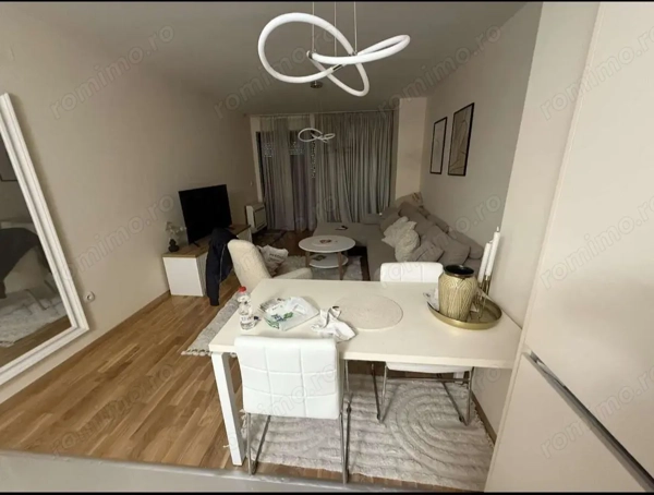 Apartament de vanzare cu doua camere zona Pacii