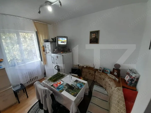 Apartament cu 2 camere, 52 mp, etaj 3, zona Decebal — fotografia 3
