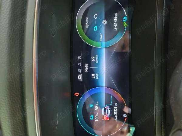 Vînd autoturism hibrid 2022 decembrie