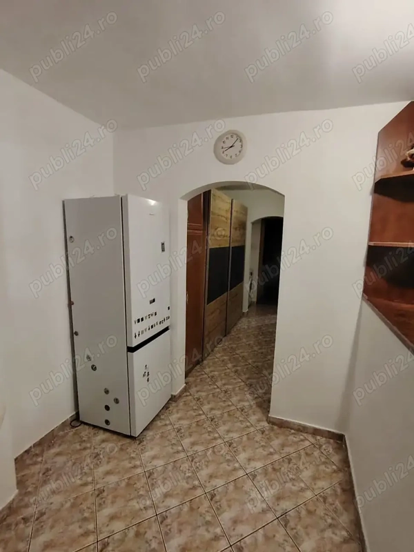 Apartament 3 camere Freidorf decomandat amenajat centrala proprie — fotografia 3