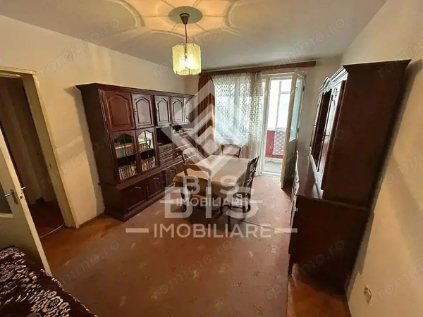 Apartament 2 camere - Decebal - Etaj 2 - Semidecomandat — fotografia 1