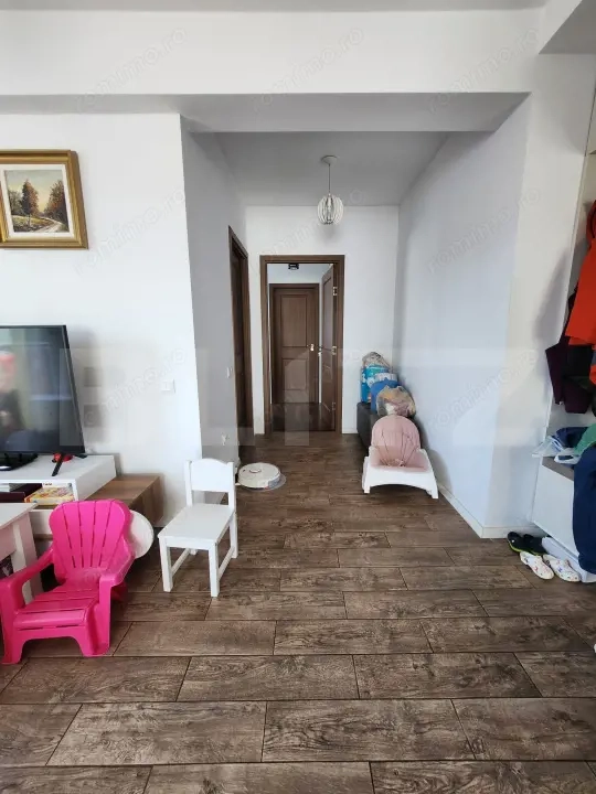 Apartament mobilat utilat, 3 camere, 2 bai, 2 parcari, zona Terra — fotografia 3