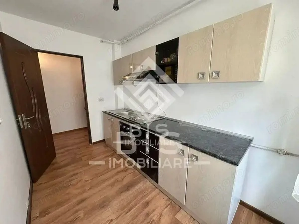 Apartament 3 camere, etaj 1/4 zona NORD, 65mp — fotografia 1