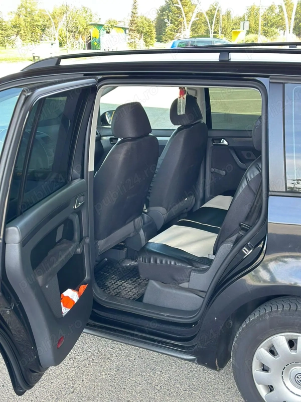 VOLKSWAGEN Touran 2007
