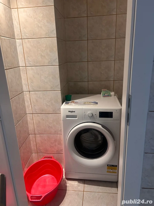 Inchiriez apartament 3 camere zona Dacia — fotografia 3