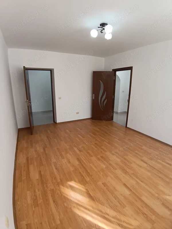 Apartament 2 camere nemobilat, recent renovat, etajul 4, zona bd dacia piatra neamt — fotografia 2