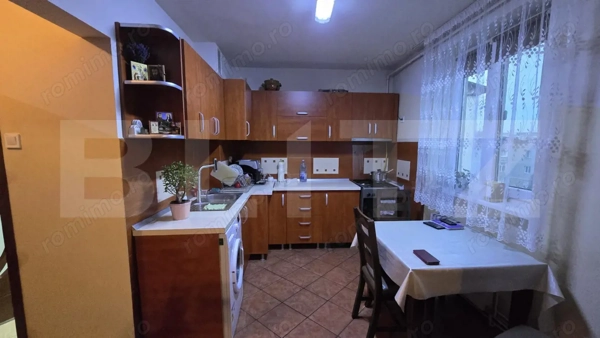apartament de vanzare, cu 3 camere, 66 mp, zona Burdea — fotografia 1