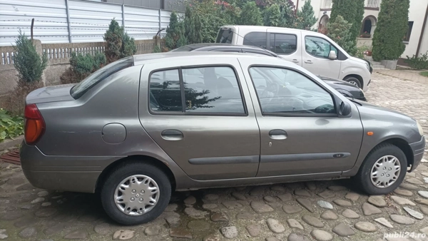 RENAULT Clio 2001