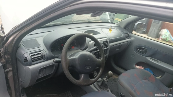 RENAULT Clio 2001 — imagine 4