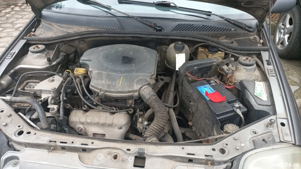 RENAULT Clio 2001 — imagine 5