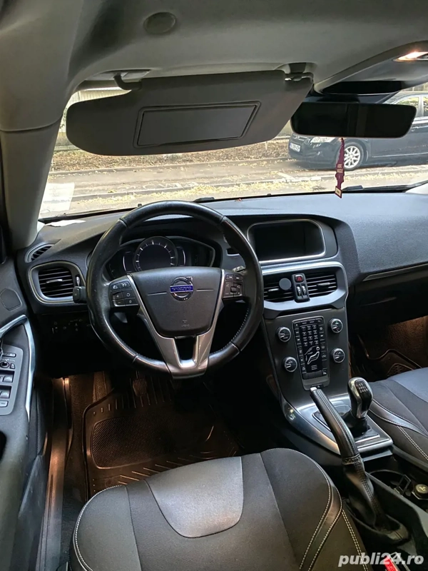 VOLVO V40 2016 — imagine 2