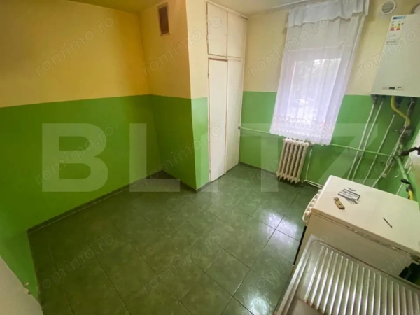 Apartament cu 4 camere, decomandat, 78 mp, 2 bai, et intermediar, Dambul Rotund — fotografia 3