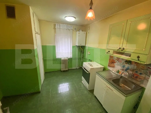 Apartament cu 4 camere, decomandat, 78 mp, 2 bai, et intermediar, Dambul Rotund — fotografia 2