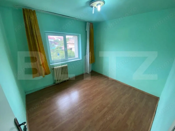 Apartament cu 4 camere, decomandat, 78 mp, 2 bai, et intermediar, Dambul Rotund — fotografia 1