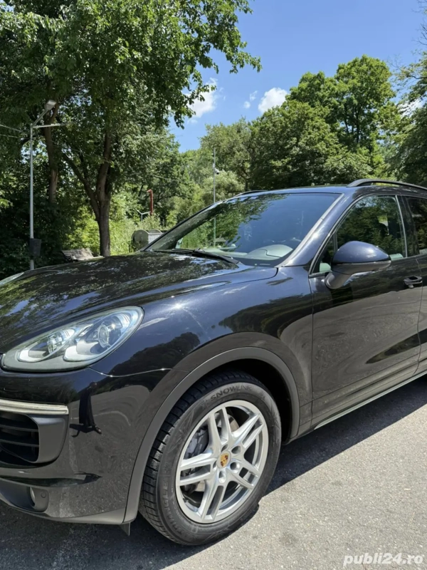 PORSCHE Cayenne 2016