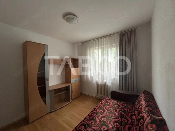 Apartament 3 camere cu balcon si pivnita 60 mpu in zona Mihai Viteazu — fotografia 1