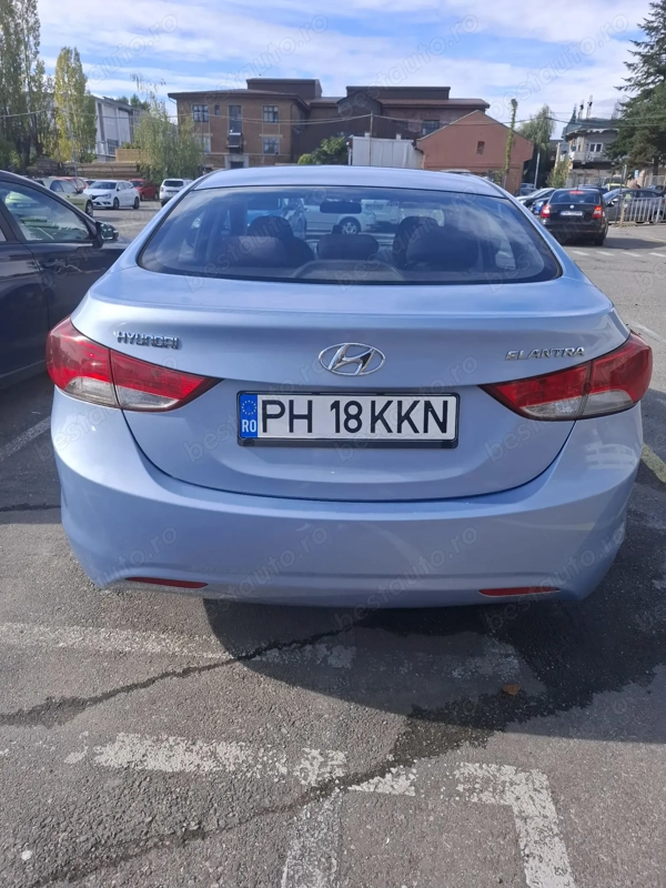 HYUNDAI Elantra 2012 — imagine 3