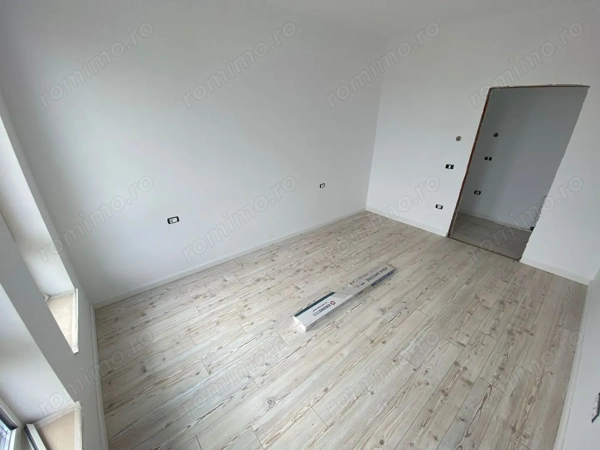 Dezvoltator. Nou. 3 camere. Etaj 1. Zona Girocului - langa Profi Neptun — fotografia 3