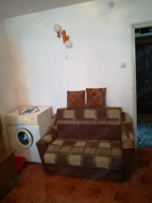 Vand apartament 3 camere Plopeni