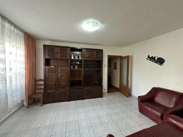 Agentia imobiliara VIGAFON vinde apartament 3 camere Malu Rosu — fotografia 3