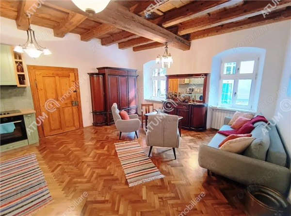 De inchiriat apartament unicat cu 2 camere langa Piata Mare din Sibiu — fotografia 1