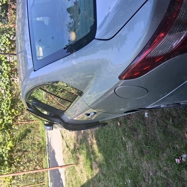RENAULT Latitude 2011 — imagine 5