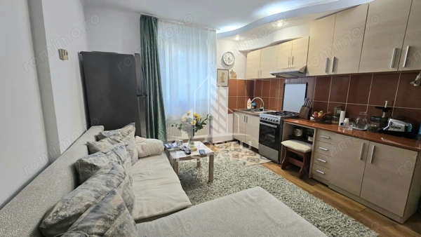 Apartament de vanzare cu 2 camere, centrala proprie, zona Ronat — fotografia 3