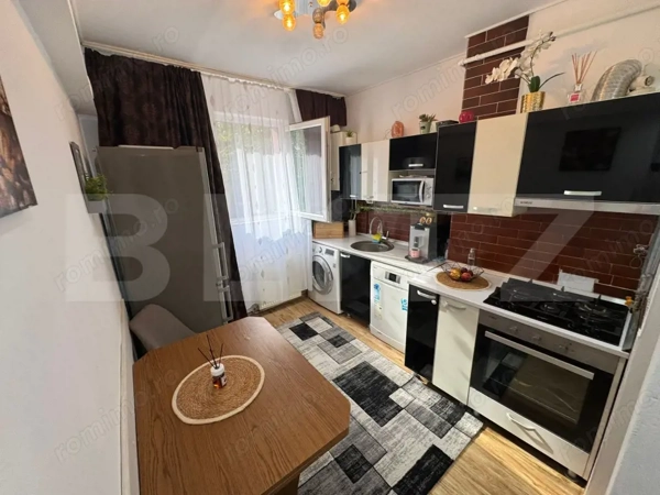 Vand apartament 2 camere in Hunedoara — fotografia 1