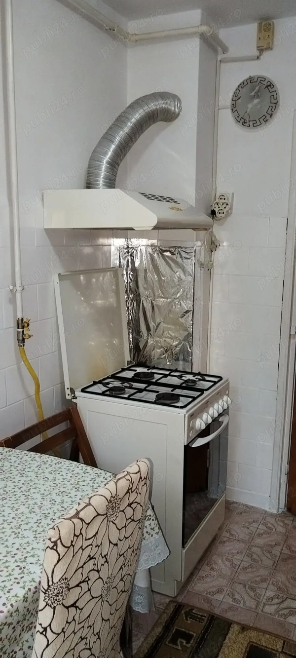 Închiriez apartament 3 camere — fotografia 1