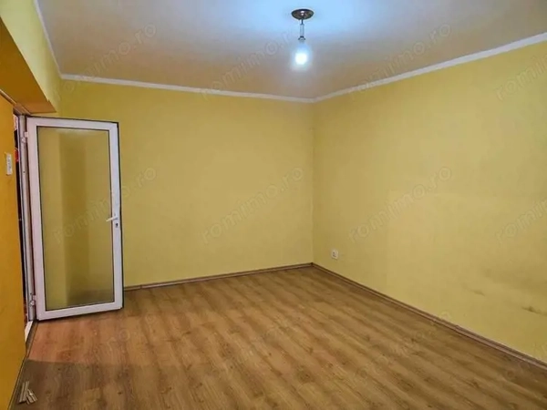 Apartament 4 camere, etaj 1 , Micro 18 — fotografia 1