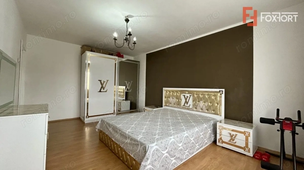 Apartament cu 2 camere, etaj 3 - zona Lipovei — fotografia 1